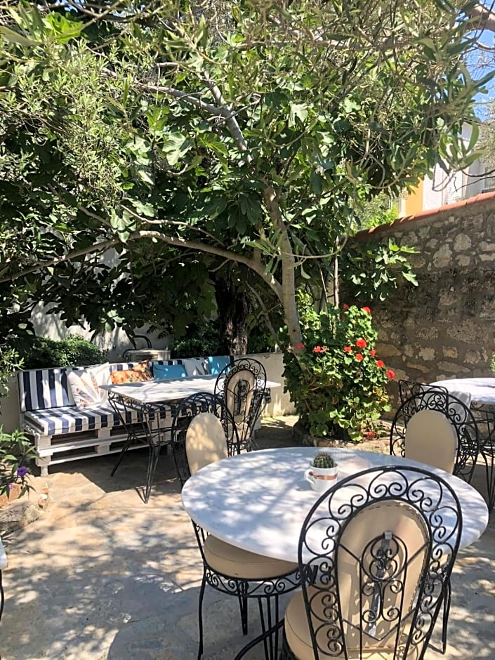 Çakir Bey Hotel