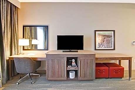 Queen Room with Two Queen Beds and Roll-In Shower - Mobility and Hearing Access/Non-Smoking