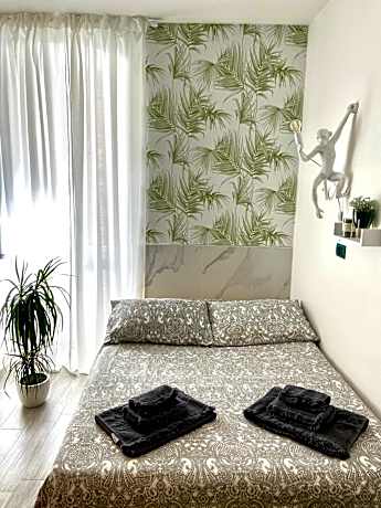 Two Bedroom Apartment with Terrace - Split Level