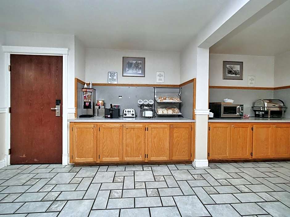 Red Lion Inn & Suites Auburn