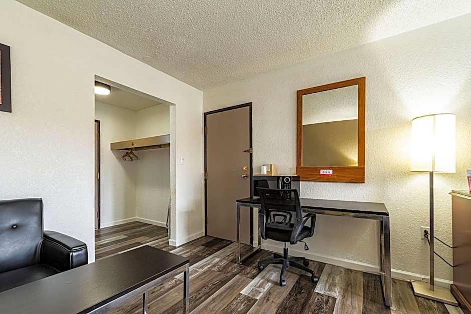 Econo Lodge Cleveland Southeast - Kent