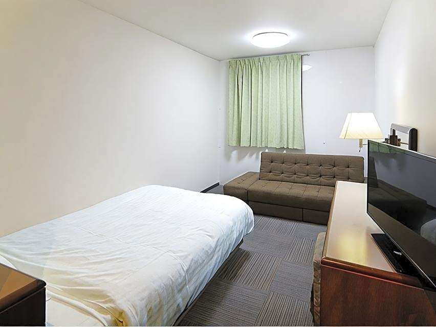 Leo Plaza Hotel