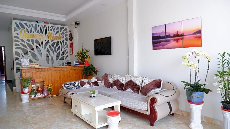 Quang Minh  Dalat  Hotel – Dalat, KS