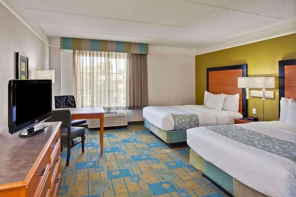 La Quinta Inn & Suites by Wyndham Fort Lauderdale Airport