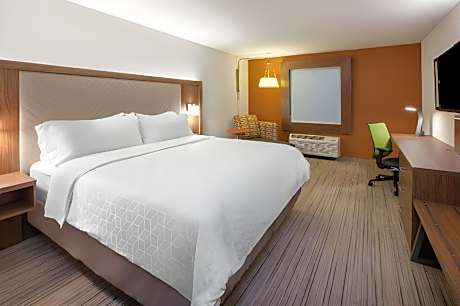 Standard King Room with Mobility Accessible Roll-In Shower