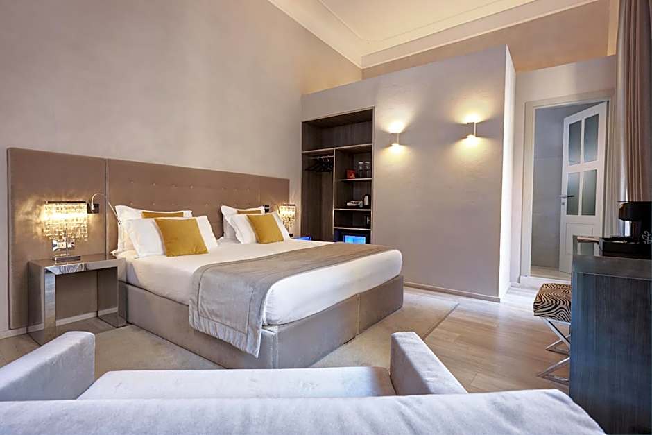 Terrace Pantheon Relais