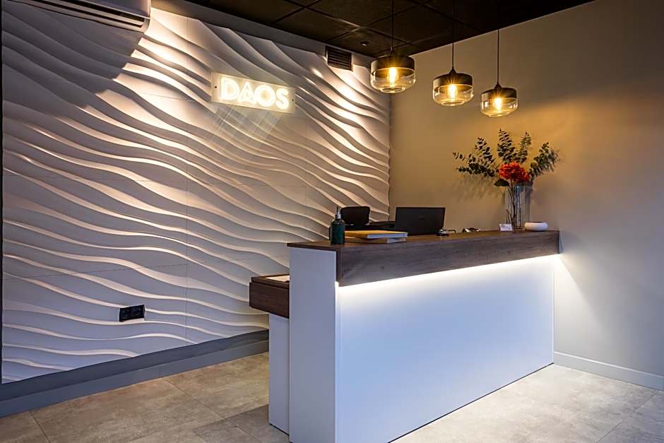 DAOS Suites & Terrace Marbella