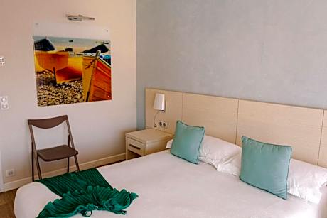 Standard One-Bedroom Apartment with Balcony
