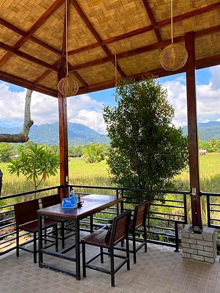 Gino's Place - Guest House & Jungle Trekking