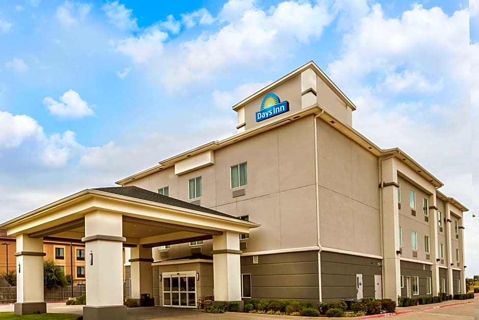 Days Inn & Suites by Wyndham Mineral Wells