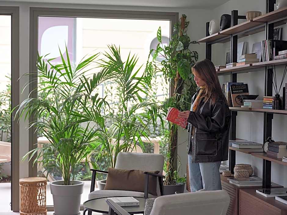 Bond Smart Living Suites