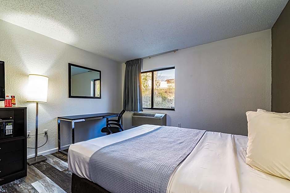 Econo Lodge Cleveland Southeast - Kent