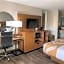 Quality Inn & Suites Near White Sands National Park