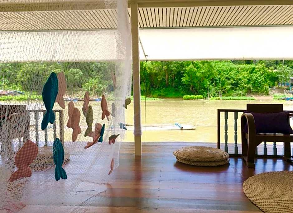 อยู่แพ PaeStay อุทัยธานี