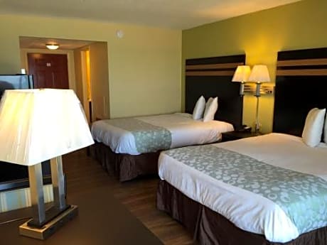 Queen Room with Two Queen Beds - Non-Smoking Ocean Front