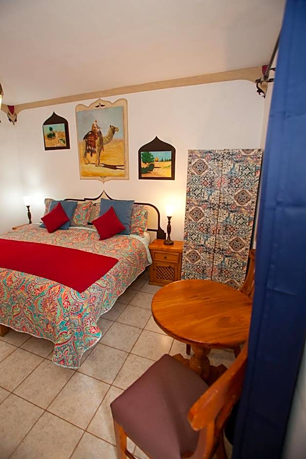Hotel Casa Blanca