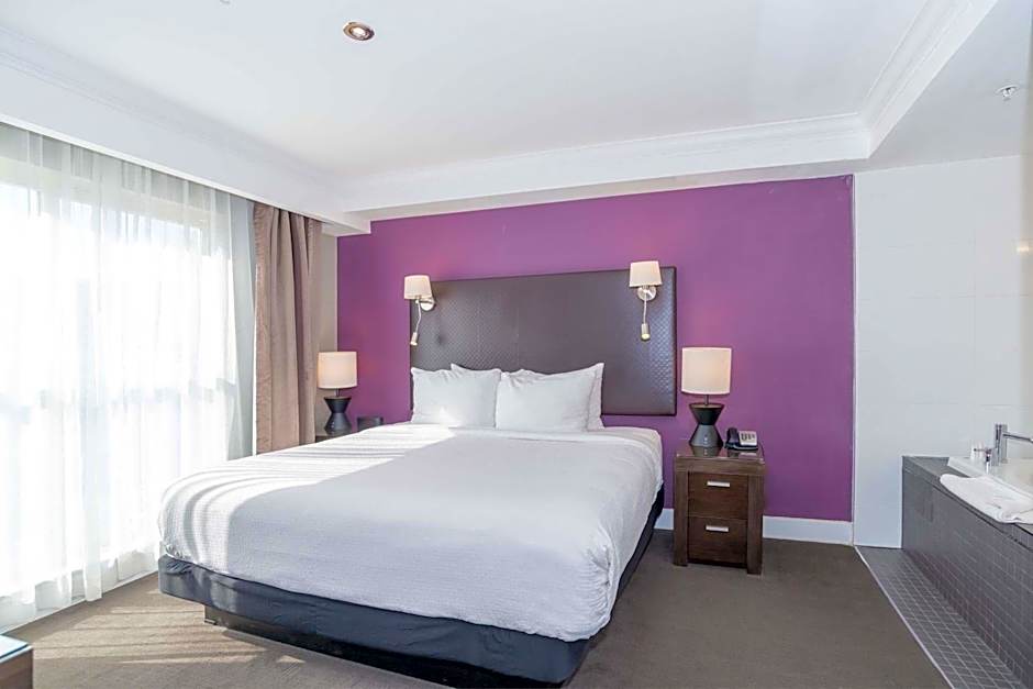 Photo 1 of 7 of 1 King Bed Suite, Jacuzzi®, City View