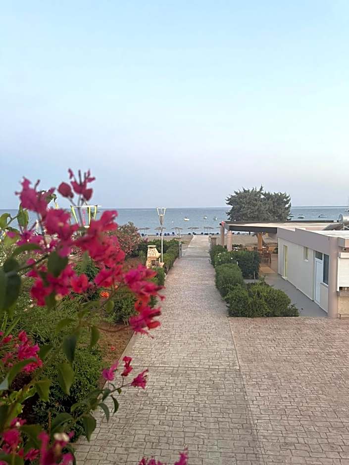 Amaryllis front beach hotel