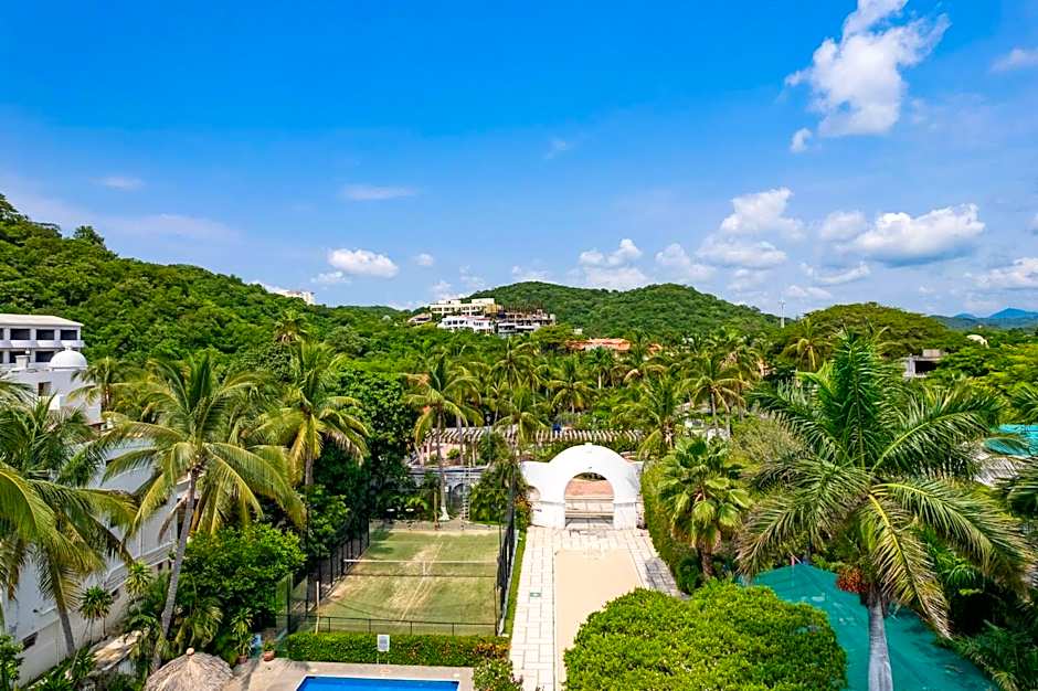 Hotel Castillo Huatulco & Beach Club