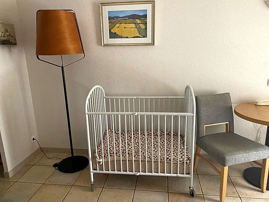 Logis Hôtel La Bastide De Grignan & Restaurant "La Chênaie"