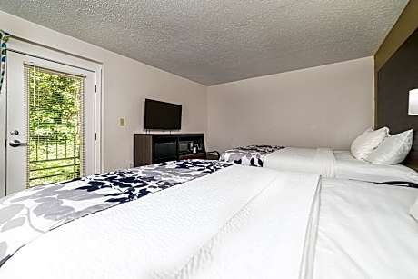 Double Room with Two Double Beds - Accessible (Roll-in Shower)