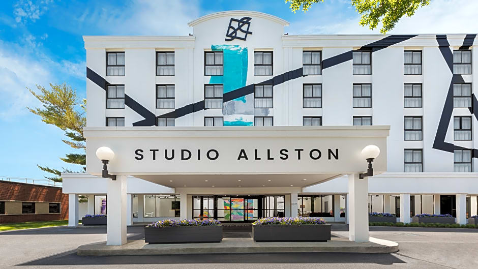 Studio Allston Hotel