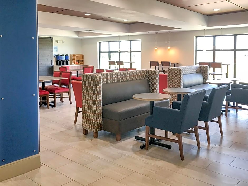 Holiday Inn Express Hotel & Suites Lubbock West By IHG