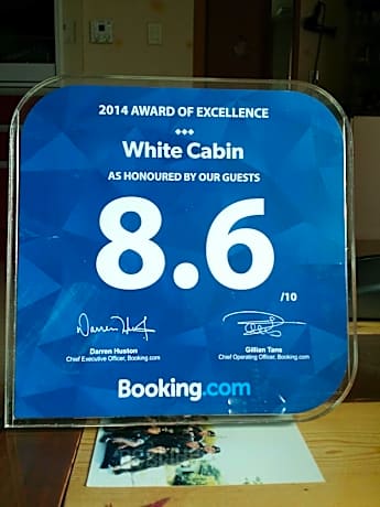 Large Family Room (8 Adults)