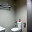 RedDoorz Plus near Hotel Benua Kendari