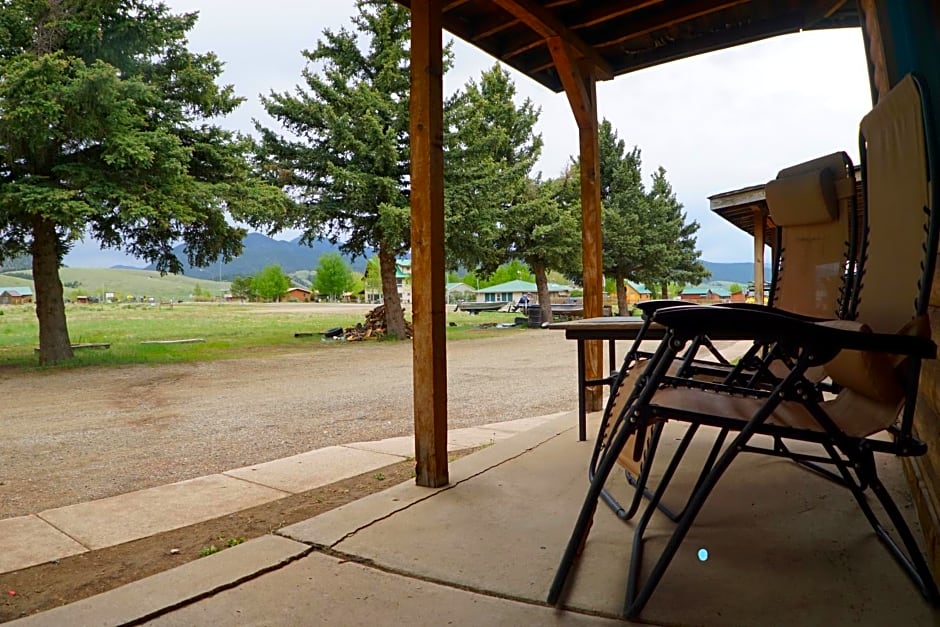 Eagle Nest Fly Shack & Lodge