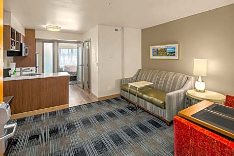King Kitchen Suite with Sofa Bed