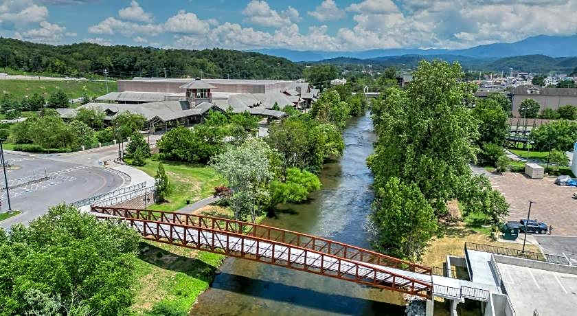 Holiday Inn & Suites Pigeon Forge Convention Center By IHG