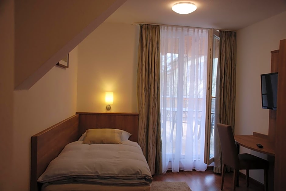 Hotel Rest Inn