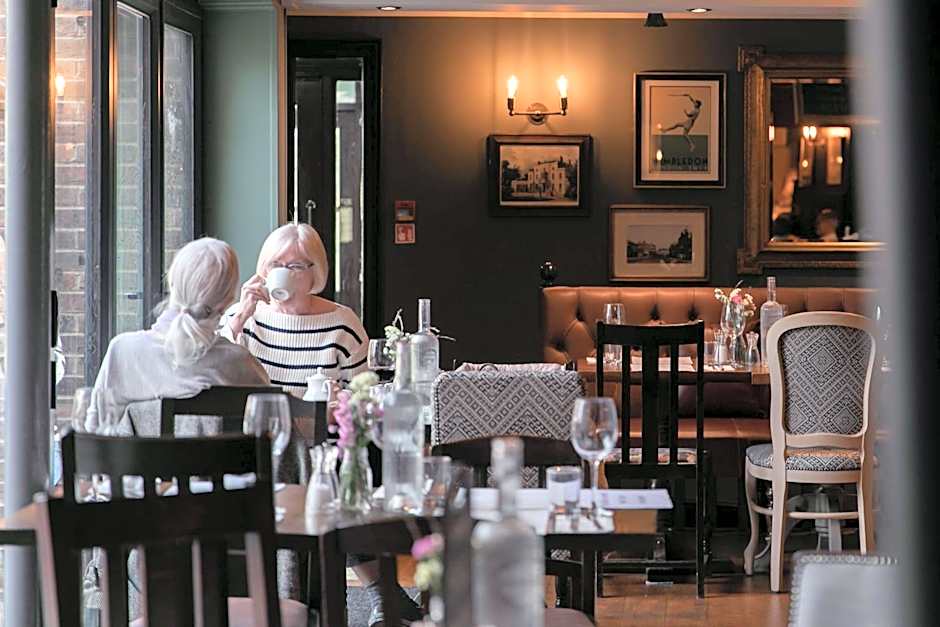 Rose And Crown Hotel