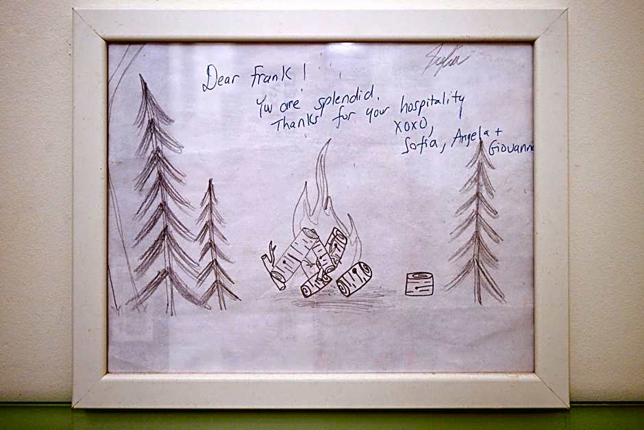 Bright and Quiet Bedroom near Subway, Koreatown and UofT