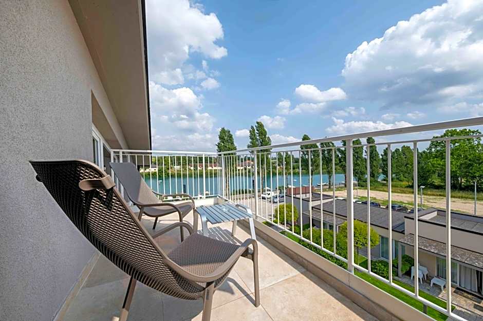 Aurora ApartHotel