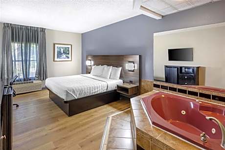 King Suite with Spa Bath - Non-Smoking