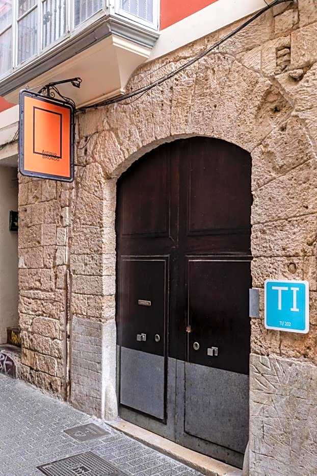 Antiguo Brondo Selfcheck-in Smart Rooms