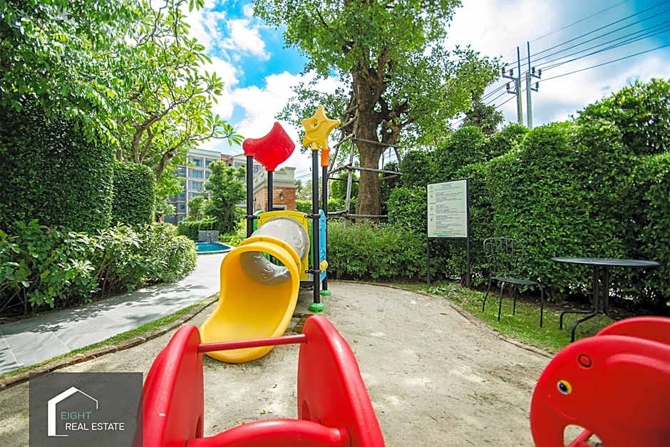 Studio Apartment by the Sea E413