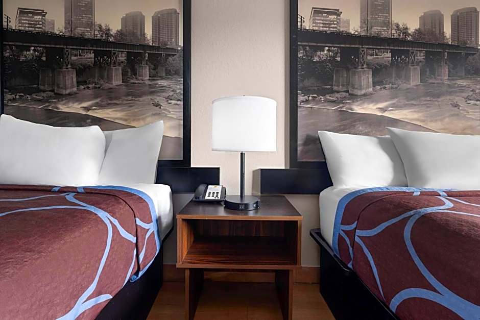 Super 8 by Wyndham Farmville