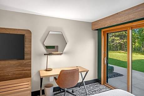 Location Suite - Non-Smoking