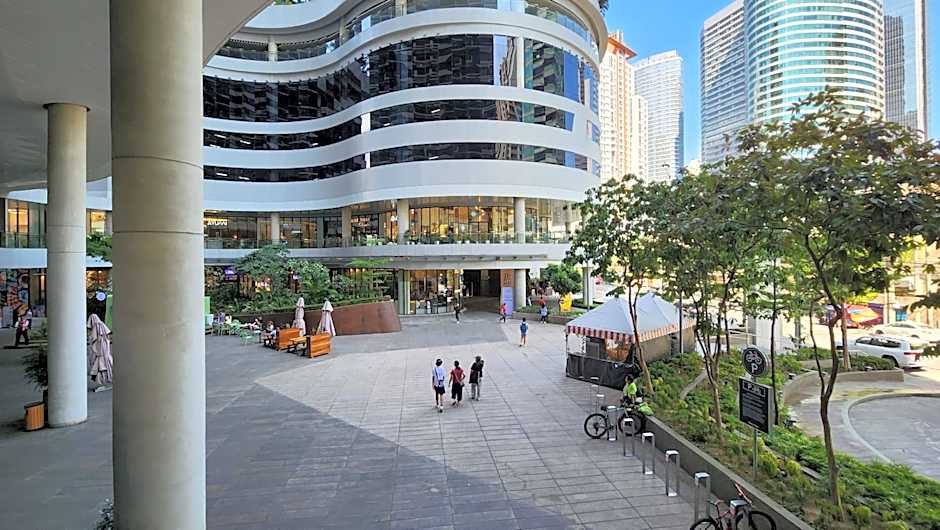 Heart of Makati, Fully furnished condo, cbd central location