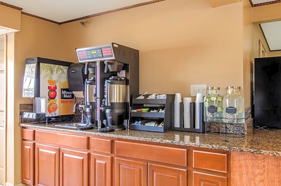 Americas Best Value Inn & Suites Ft Collins E at I-25
