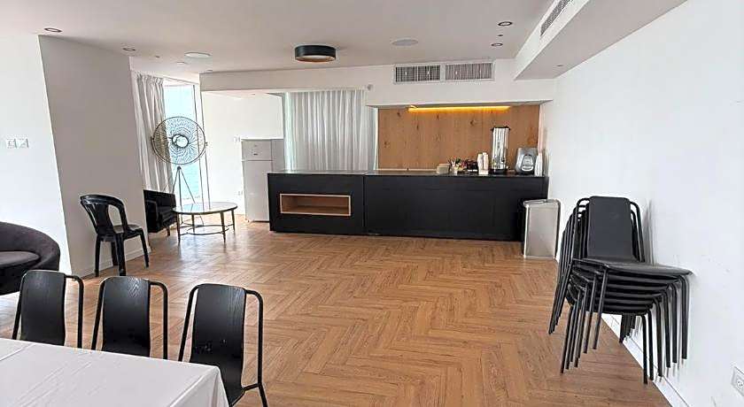 Island Suites Hotel