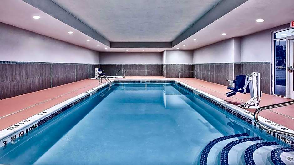 La Quinta Inn & Suites by Wyndham Niagara Falls