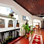 Dhow Palace Hotel