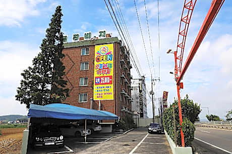 Geumgang Beach Motel