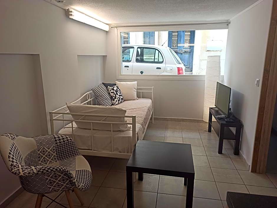 Data Chios Center semi basement