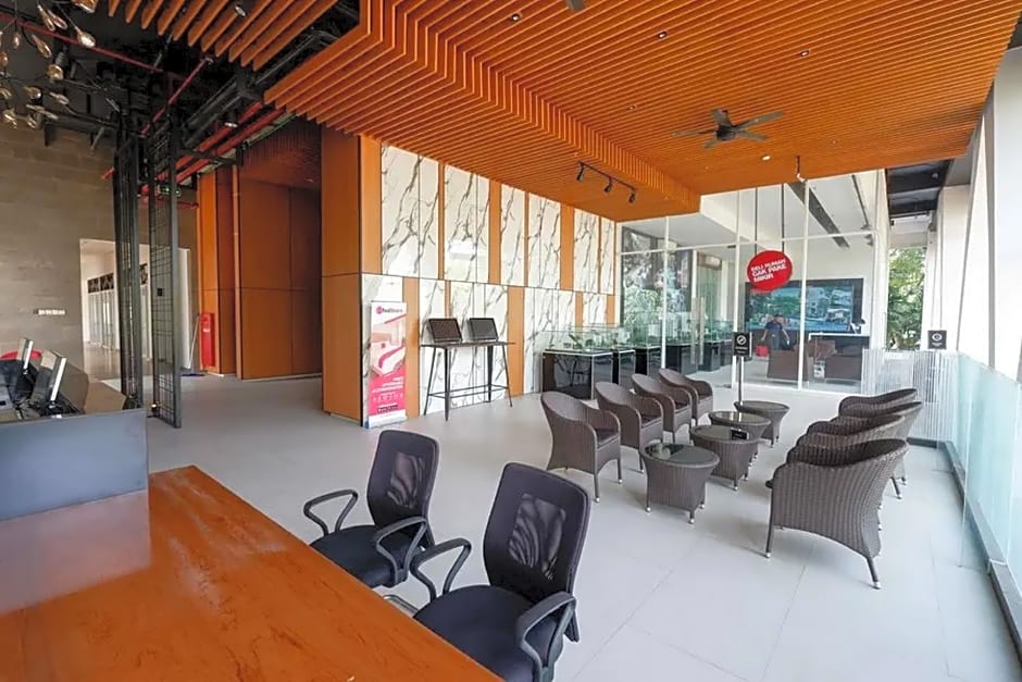 RedDoorz Apartment near Exit Toll Colomadu