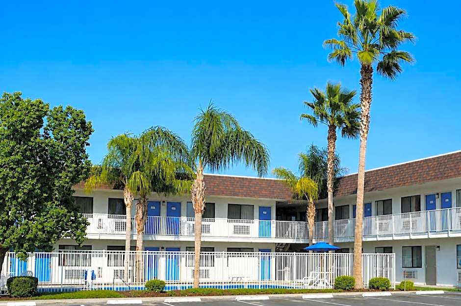 Value Stay Inn Lost Hills